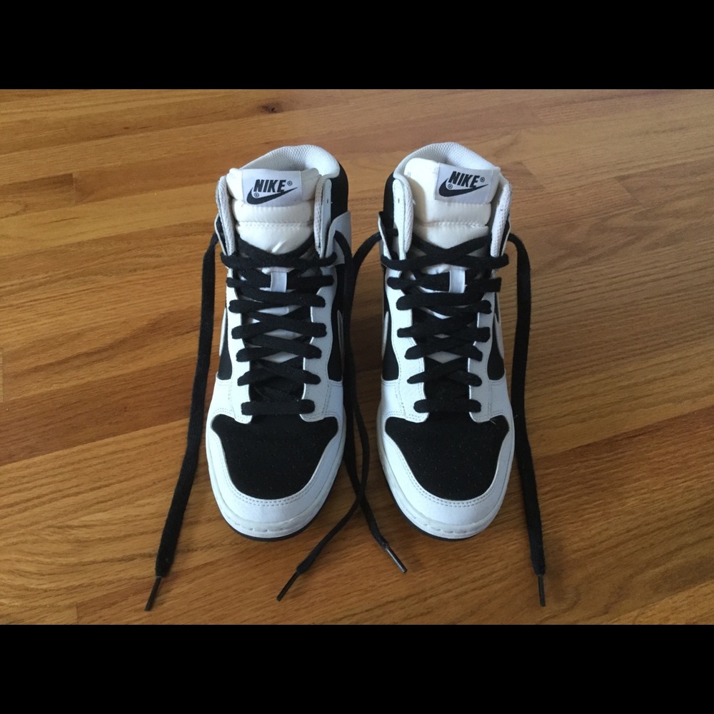 Nike Women’s Dunk Sky Hi Wedge Sneakers